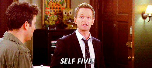 single Barney from how i met your mother gives a self five